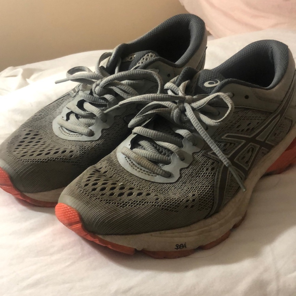 ASICS GT-1000 running sneakers